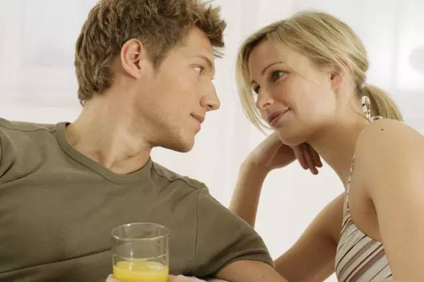 已婚男人喜欢你的举动 已婚男人喜欢你的举动